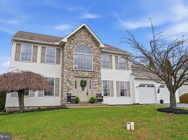 4996 PEPPER LANE, DOUGLASSVILLE, PA 19518