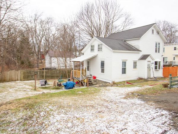 44 Kinderhook Street, Chatham, NY 12037