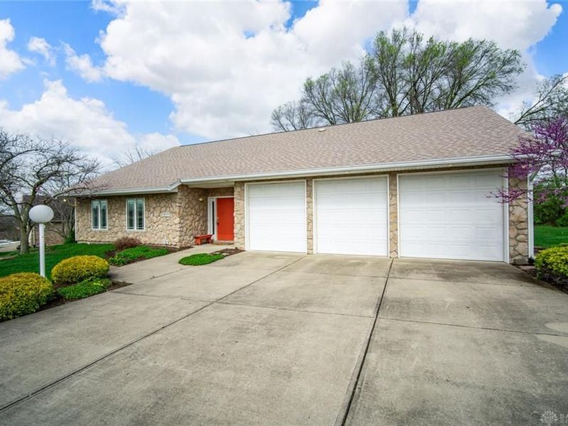 1839 E Lindsey Avenue, Miamisburg, OH 45342 Photo 2