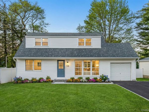 18 Clark Street, Huntington, NY 11743