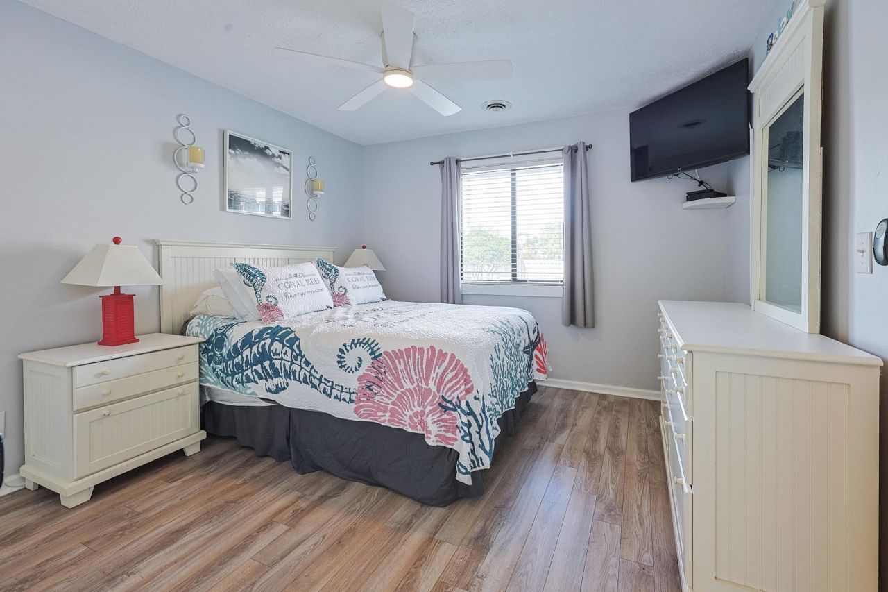 9621 Shore Dr. Photo 10