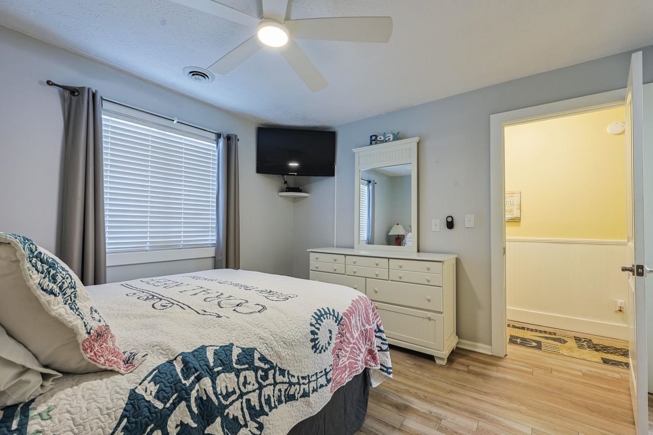 9621 Shore Dr. Photo 11