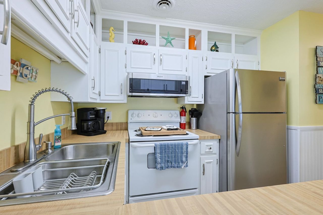 9621 Shore Dr. Photo 8