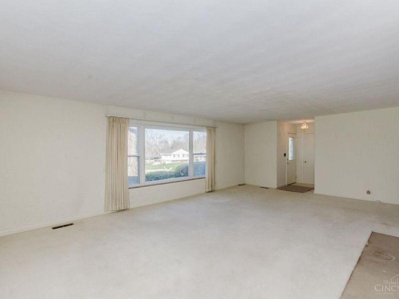 4390 Overland Trail, Kettering, OH 45429 Photo 9