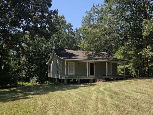 488 Salisbury Dr, Woodville, MS 39669