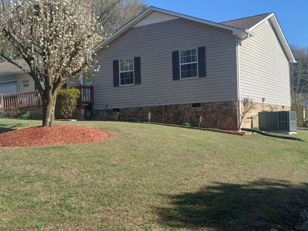 138 County Road 151 , Riceville, TN 37370