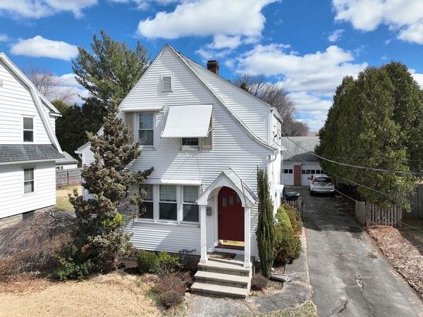 35 Dresser Ave, Chicopee, MA 01013