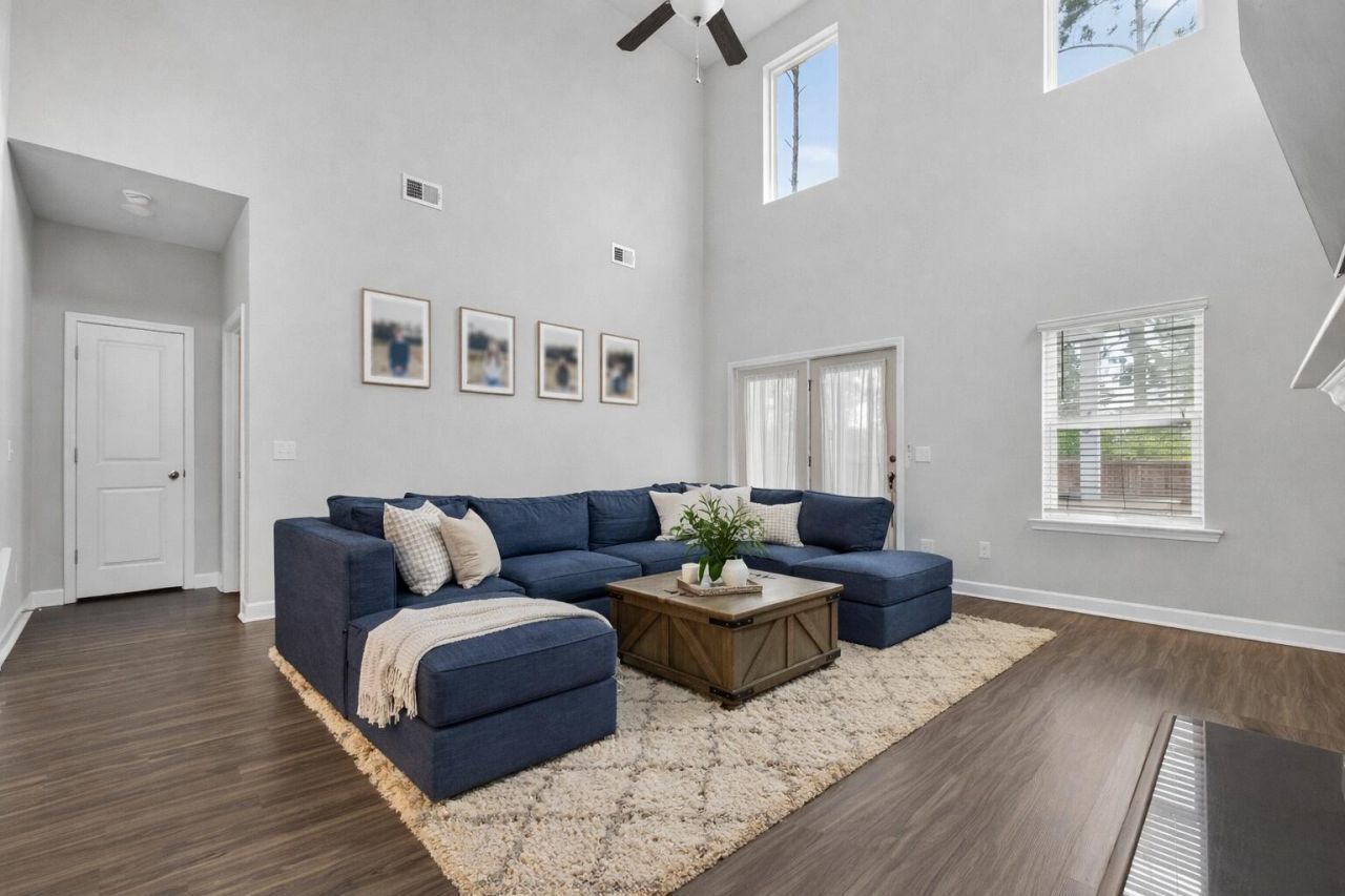 135 Lucca Drive Photo 13