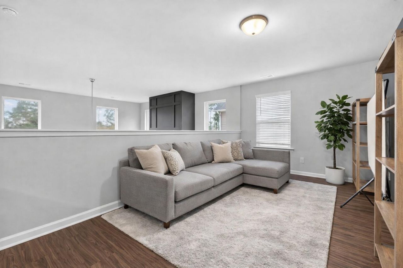 135 Lucca Drive Photo 18