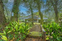 783 Fort Johnson Road photo 4