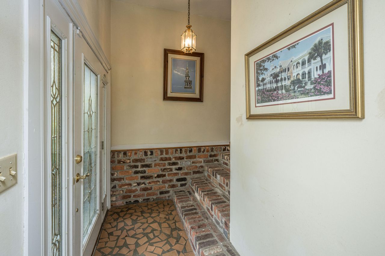 783 Fort Johnson Road Photo 5