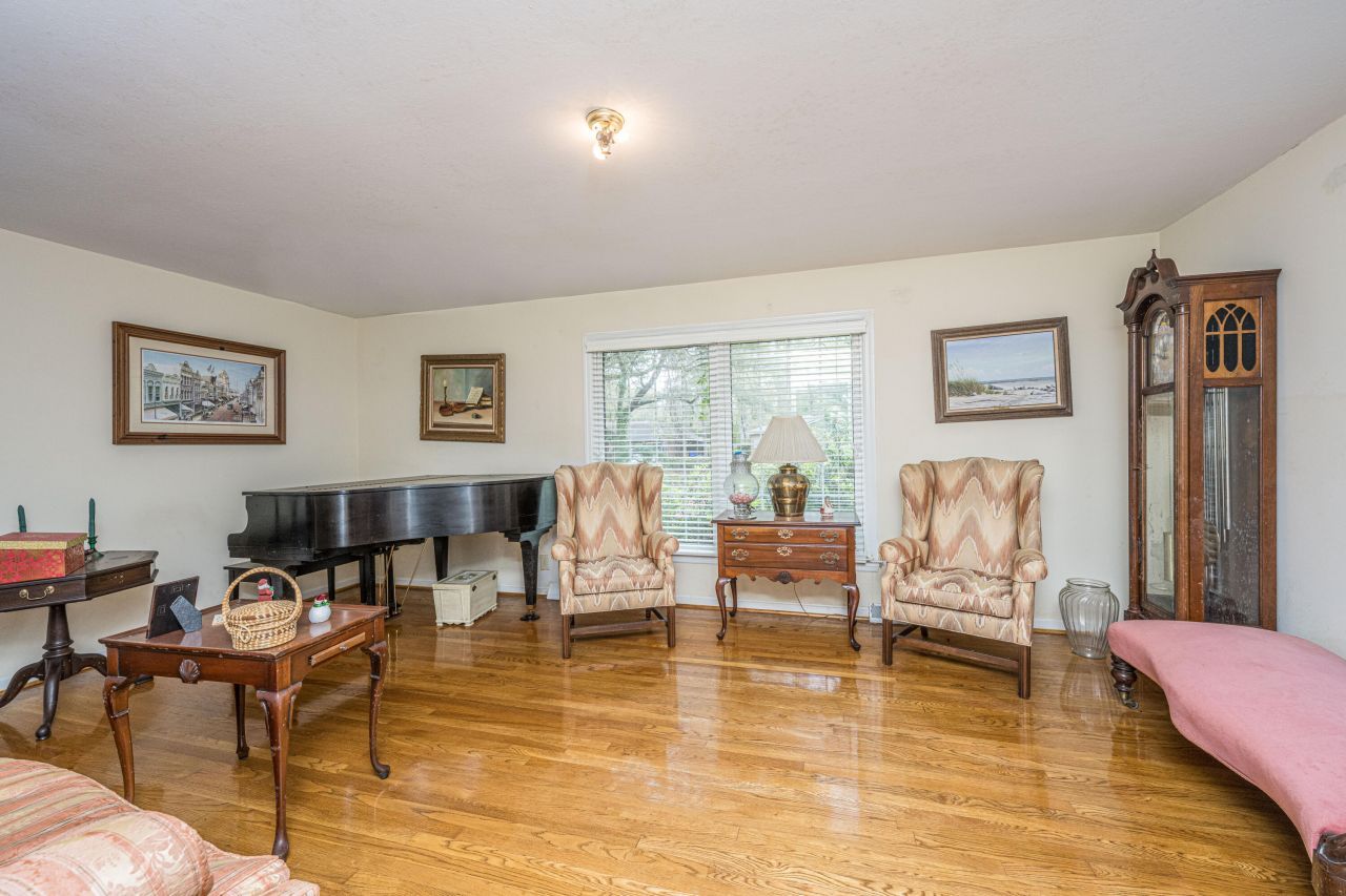 783 Fort Johnson Road Photo 7