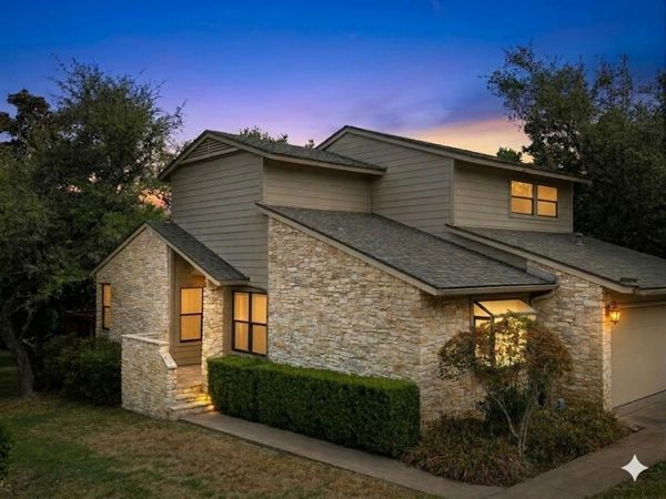 9518 Topridge DR, Unit 28, Austin, TX 78750