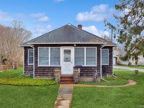 20 McGuirk Street, East Hampton, NY 11937