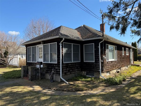 20 McGuirk Street , East Hampton, NY 11937