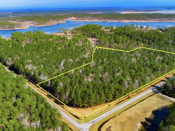 15 Paradox Point Drive , Aurora, NC 27806