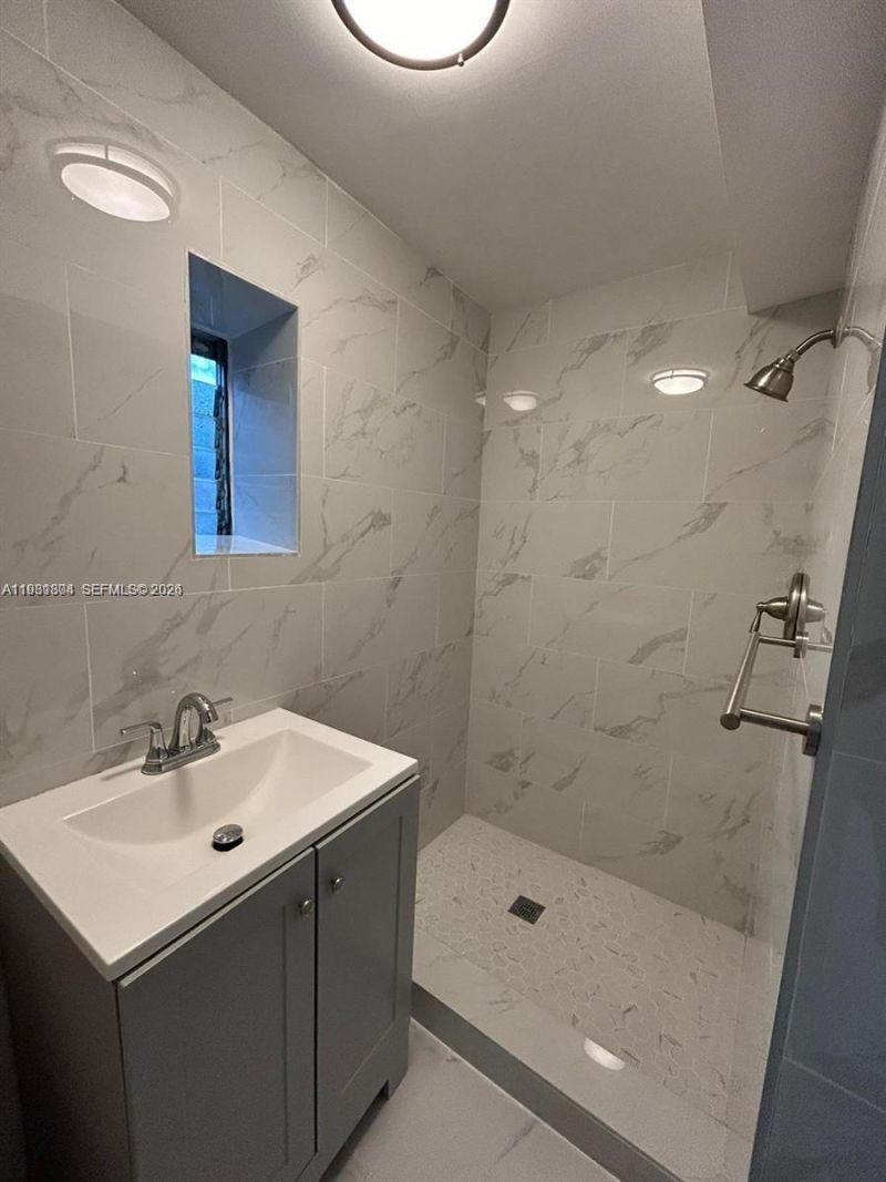 1810 NW 34th St, Unit 1, Miami, FL 33142 Photo