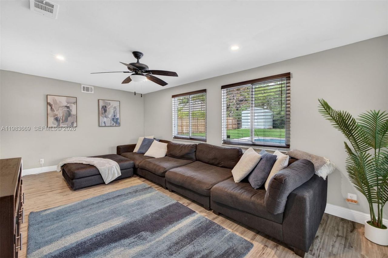 1401 NW 46th St, Fort Lauderdale, FL 33309 Photo