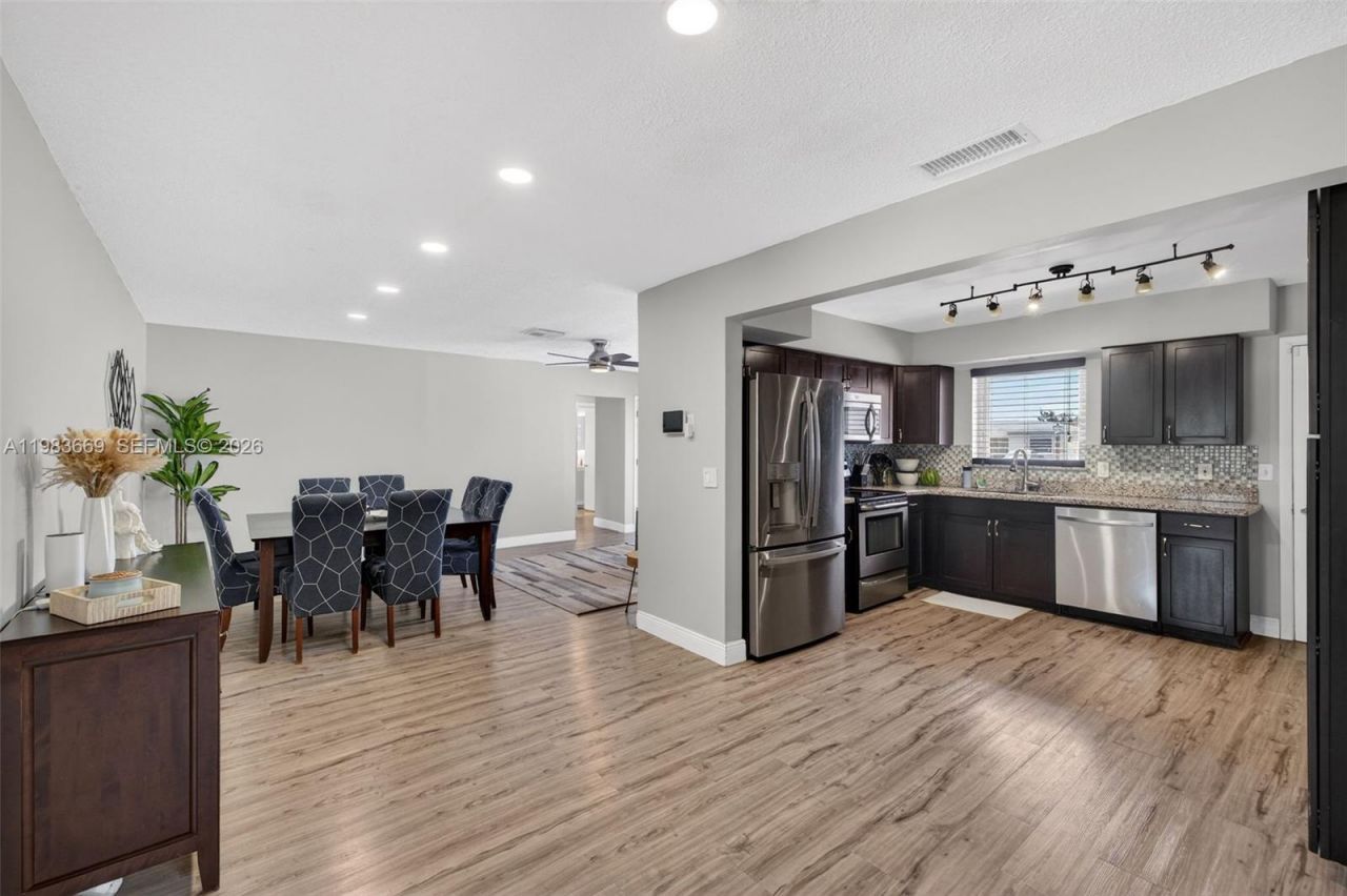 1401 NW 46th St, Fort Lauderdale, FL 33309 Photo