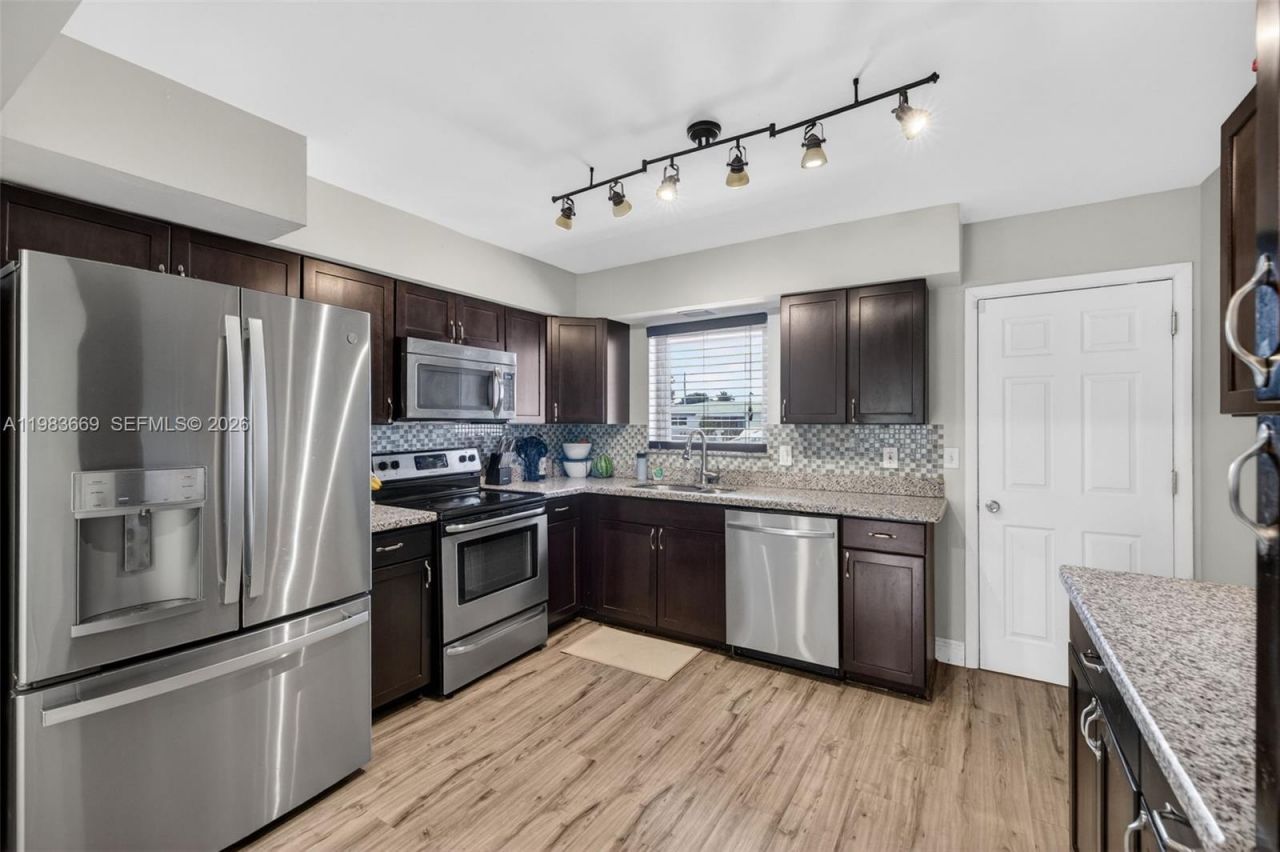 1401 NW 46th St, Fort Lauderdale, FL 33309 Photo