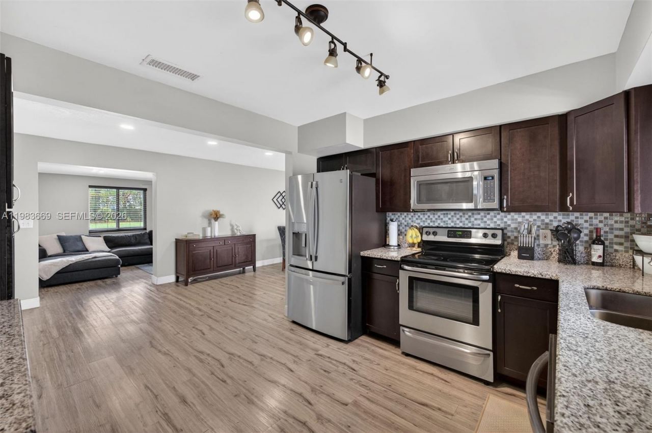 1401 NW 46th St, Fort Lauderdale, FL 33309 Photo