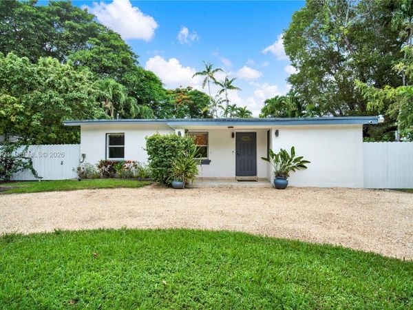 6400 SW 62nd Ct, South Miami, FL 33143