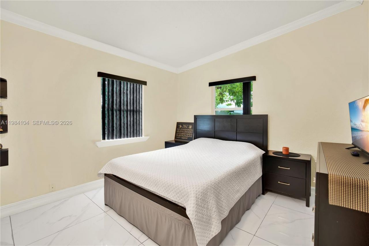 6400 SW 62nd Ct, South Miami, FL 33143 Photo