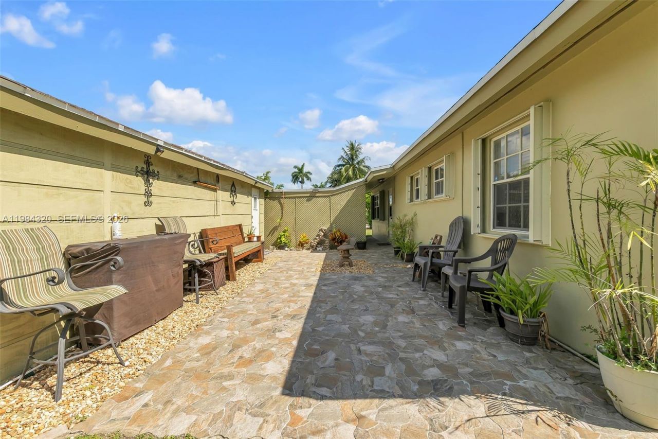 1224 NW 18th St, Fort Lauderdale, FL 33311 Photo