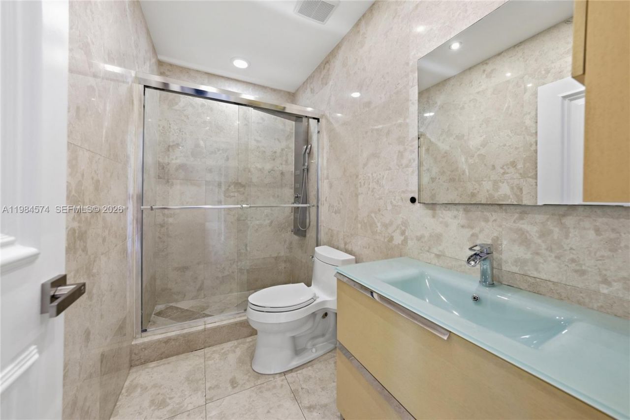 3401 NE 165th St, North Miami Beach, FL 33160 Photo