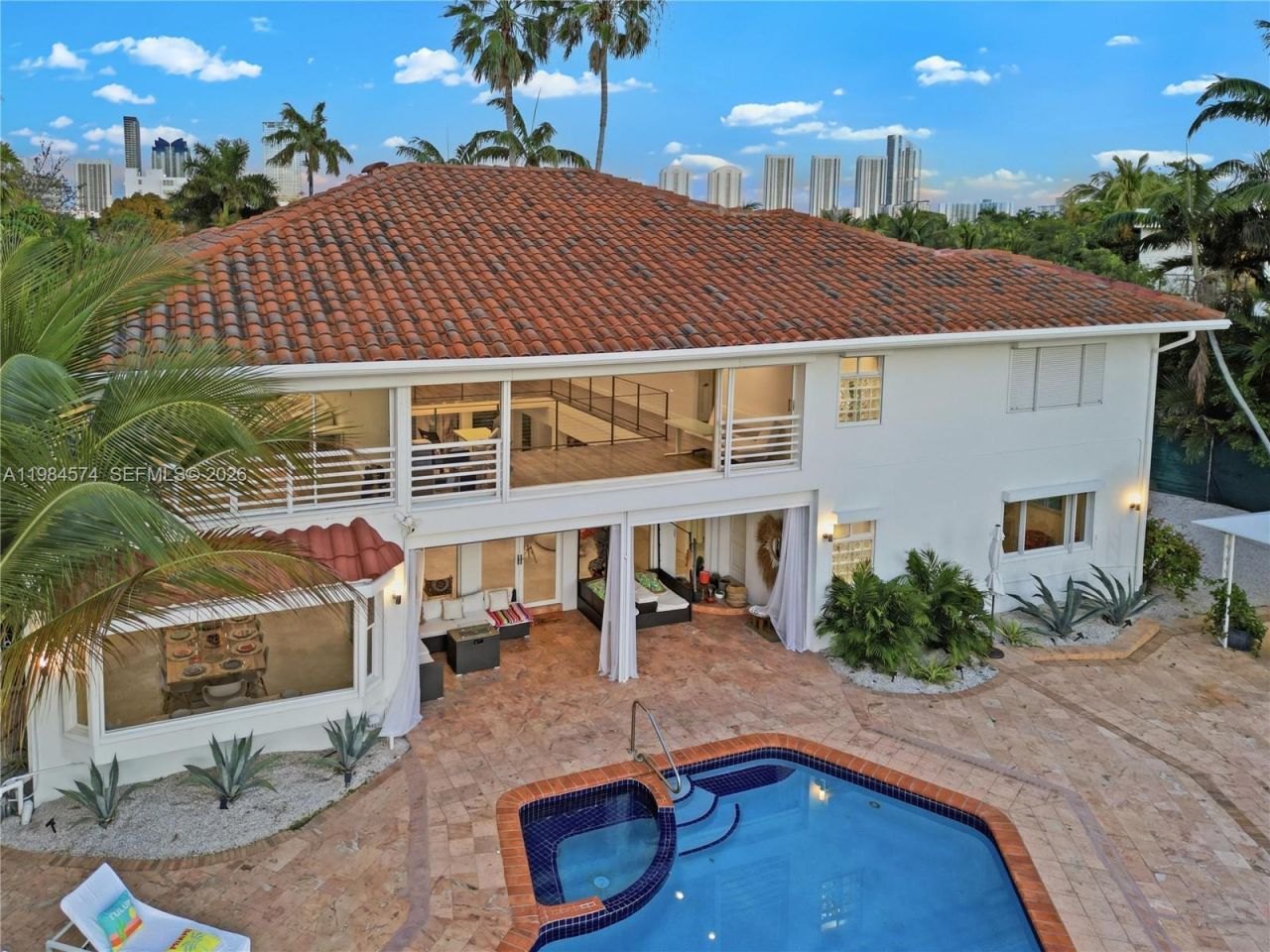 3401 NE 165th St, North Miami Beach, FL 33160 Photo