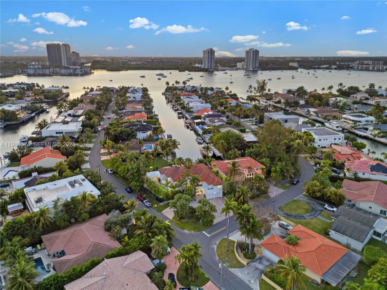 3401 NE 165th St, North Miami Beach, FL 33160 Photo