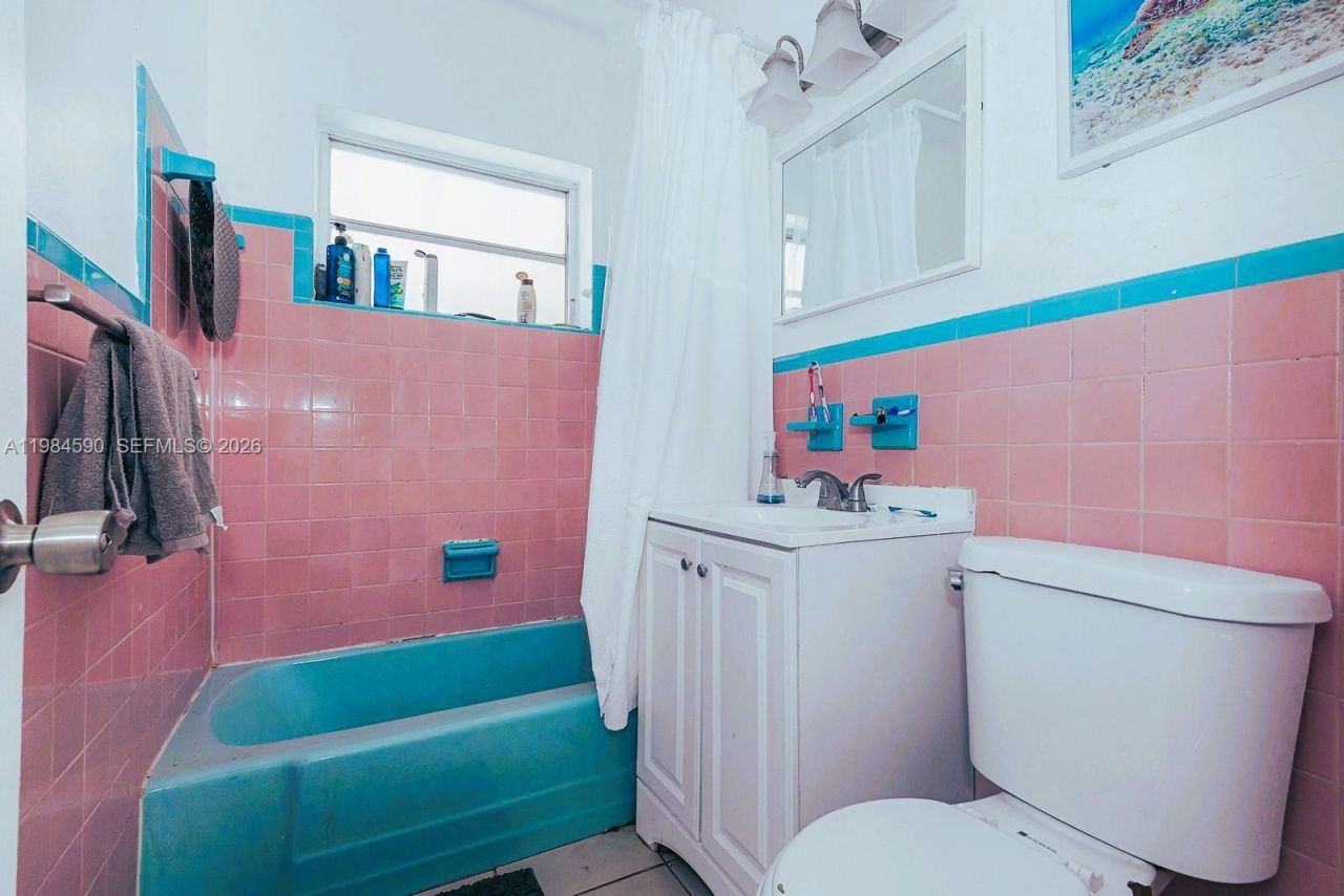 913 NE 4th St, Hallandale Beach, FL 33009 Photo