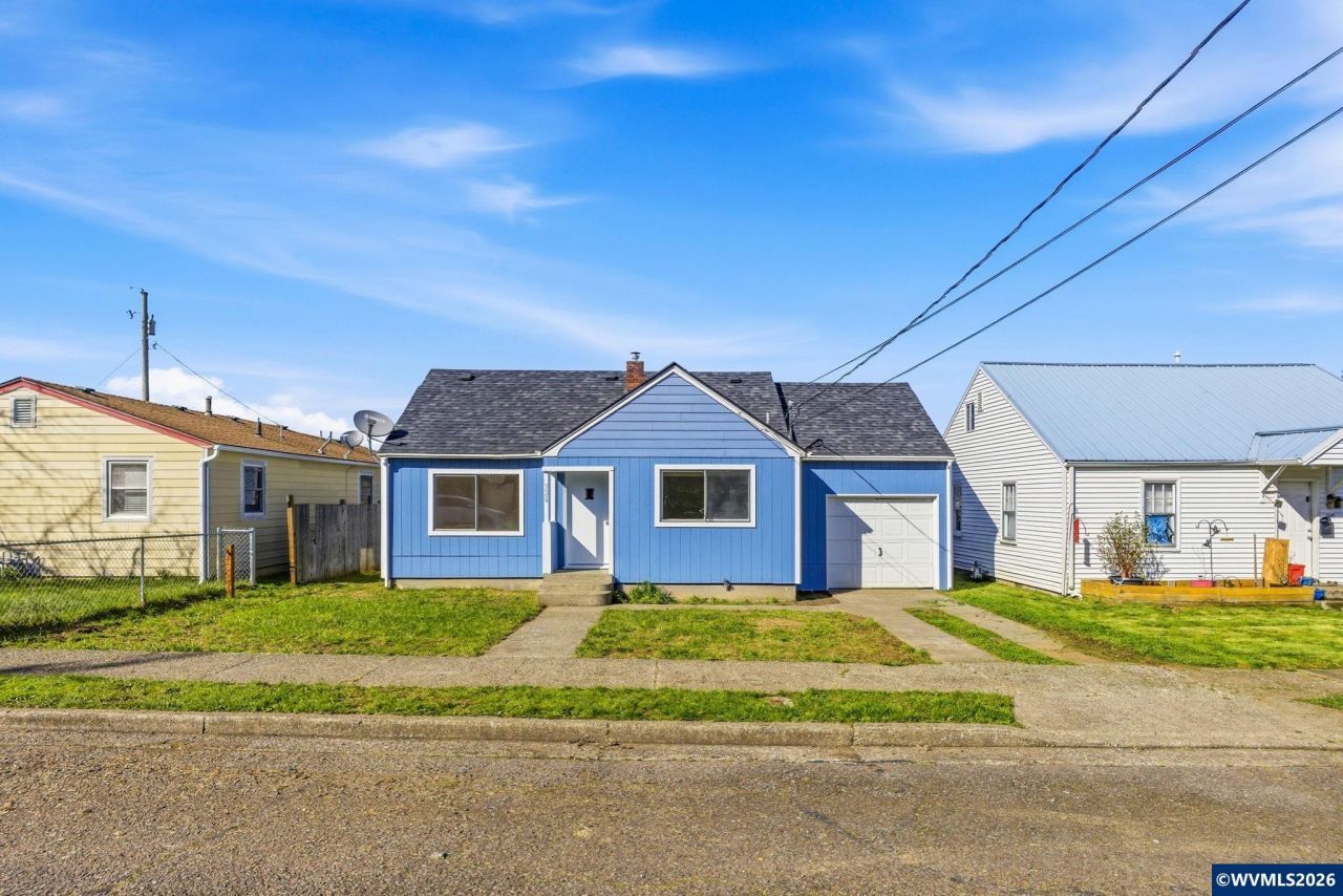 320 Juniper St, Sweet Home, OR 97386 Main Photo