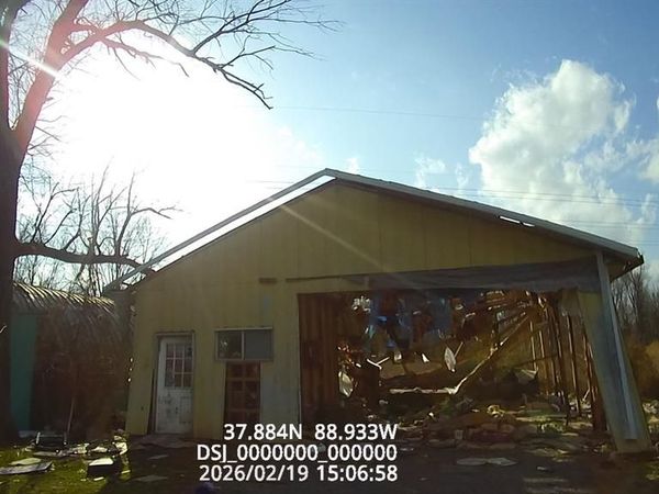 1433 hwy 37 , West Frankfort, IL 62896