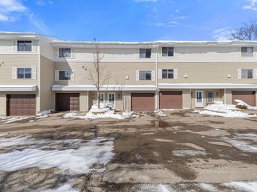 2361 Dorland Lane E, Maplewood, MN 55119