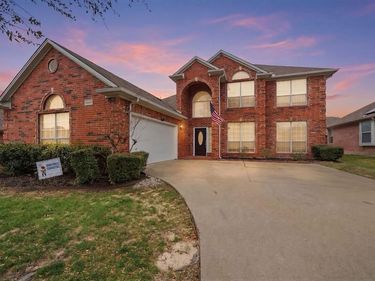 8641 Shadow Trace Drive, Fort Worth, TX 76244