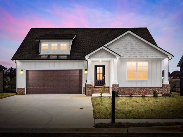 907 Bankside Dr , Clarksville, TN 37043