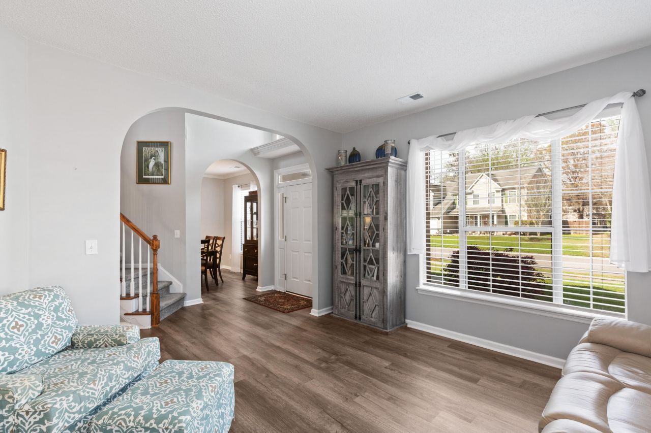 3500 Forest Glen Drive Photo 10