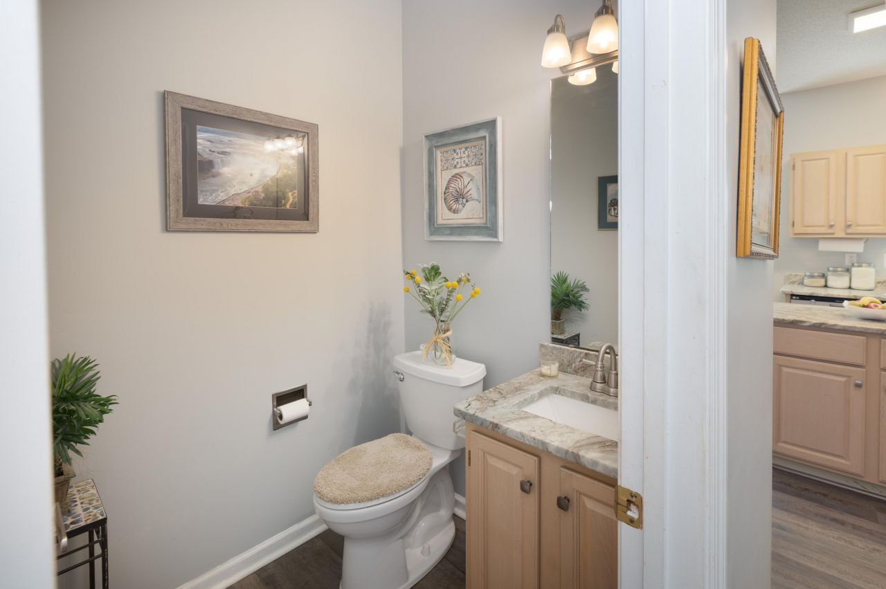 3500 Forest Glen Drive Photo 14