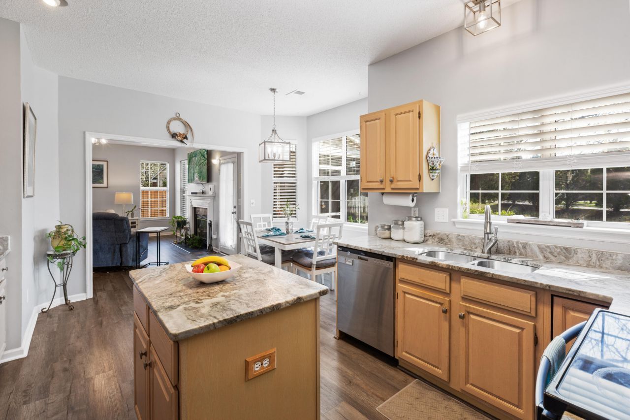 3500 Forest Glen Drive Photo 22