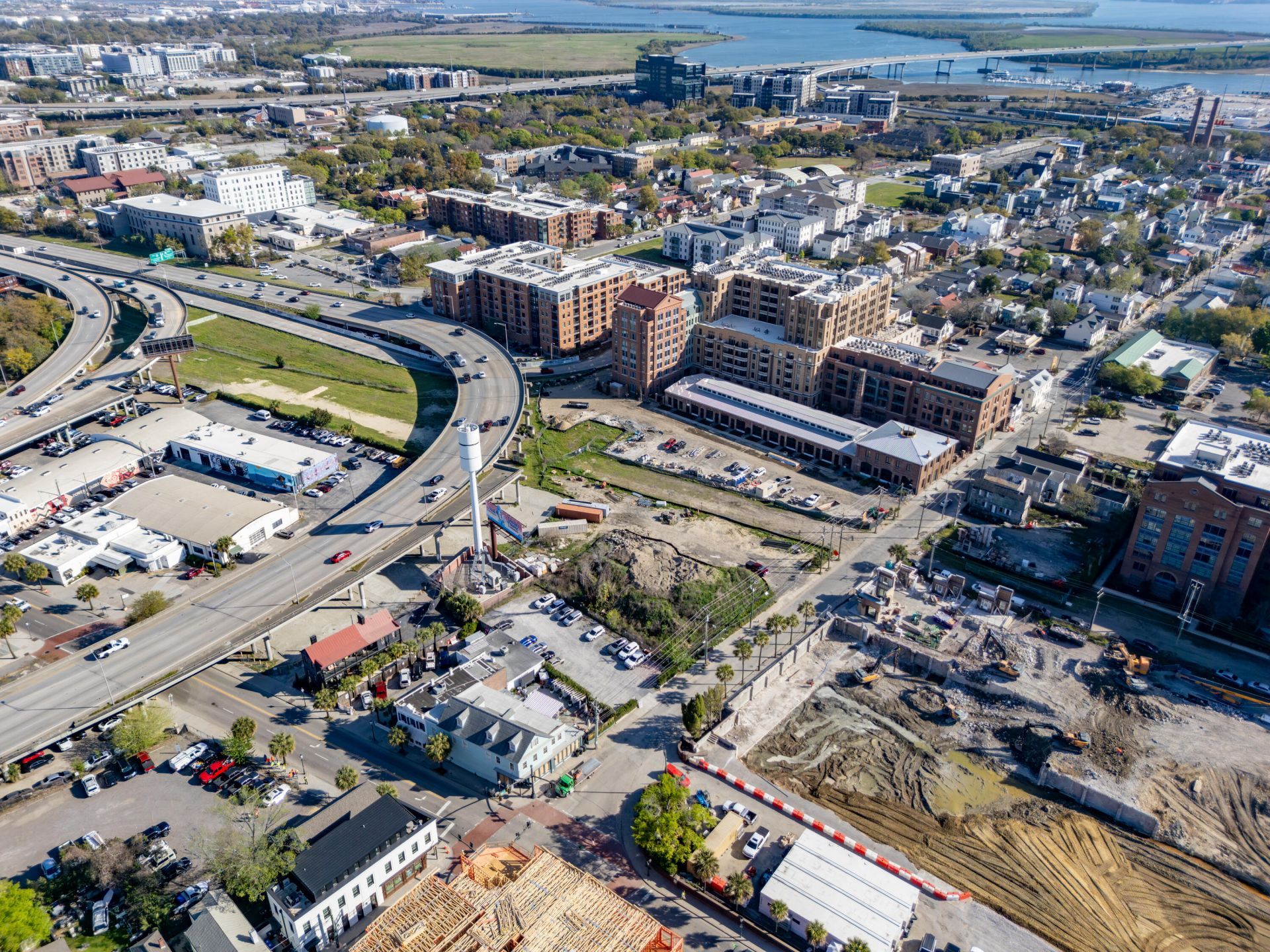 54 Line Street Photo 8