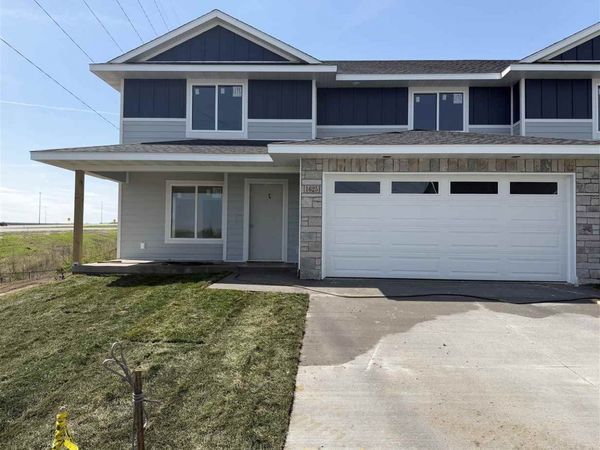 1625 Mitchell Pl, Tiffin, IA 52340