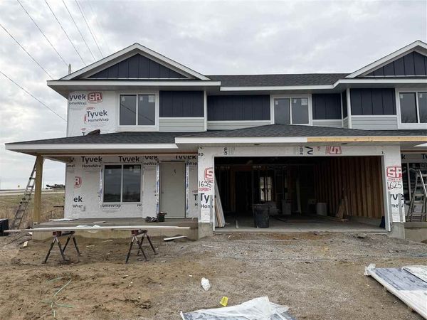 1625 Mitchell Pl, Tiffin, IA 52340