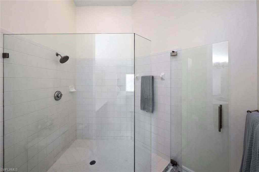 4940 Deerfield Way, Unit 201, Naples, FL 34110 Photo