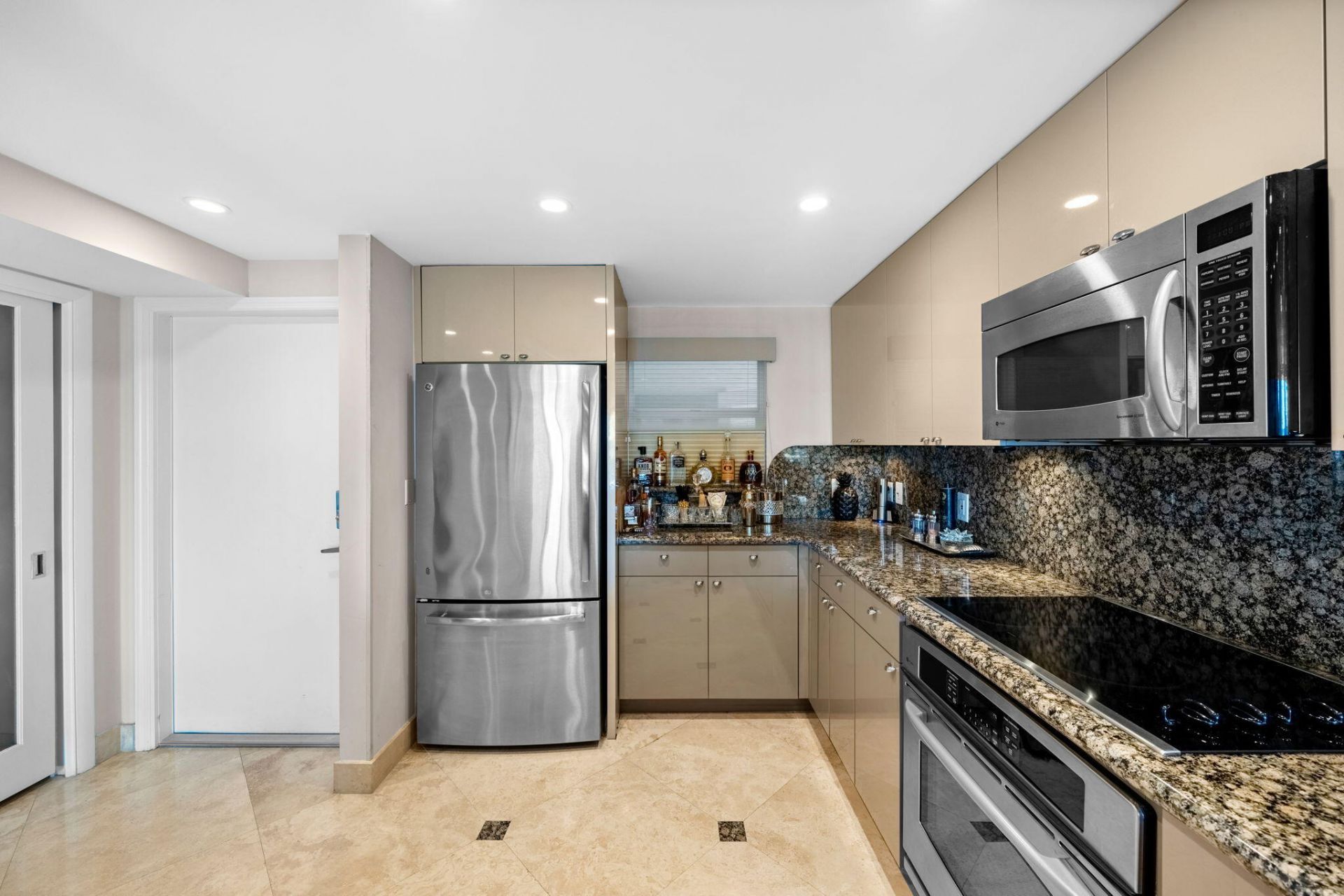 511 Bayshore Drive, Unit 606, Fort Lauderdale, FL 33304 Photo