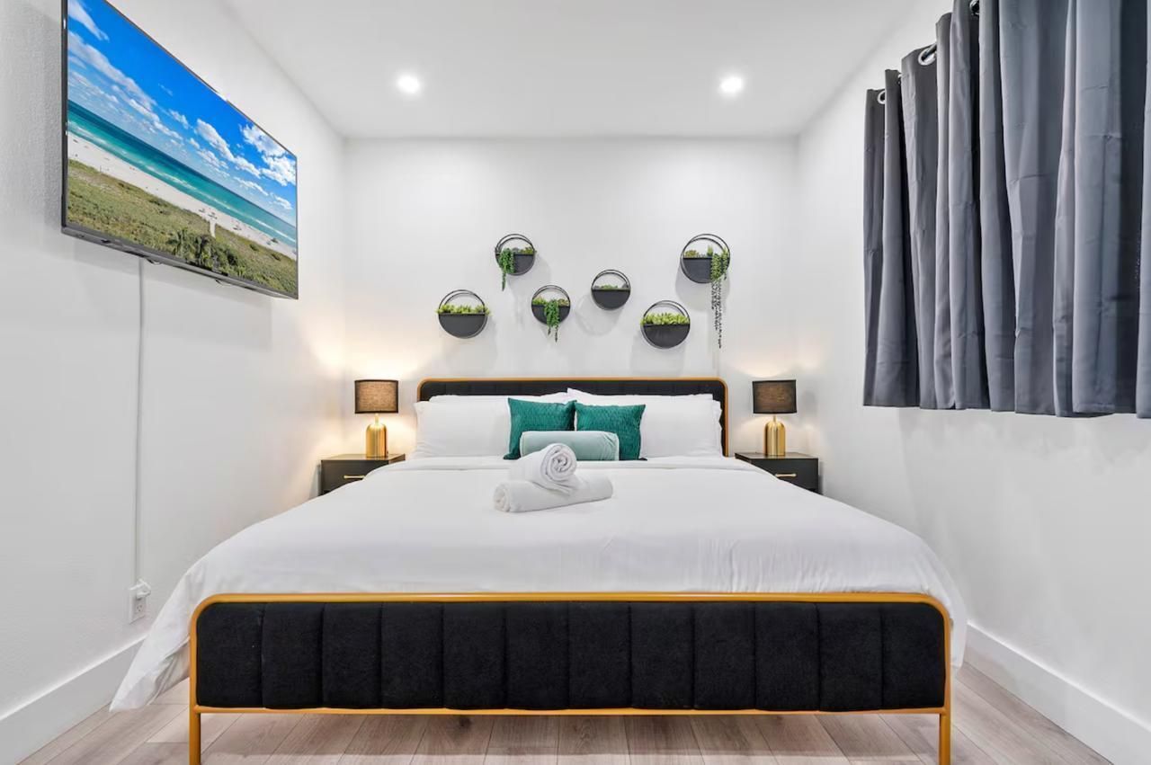 20411 NE 15th Avenue, Miami, FL 33179 Photo