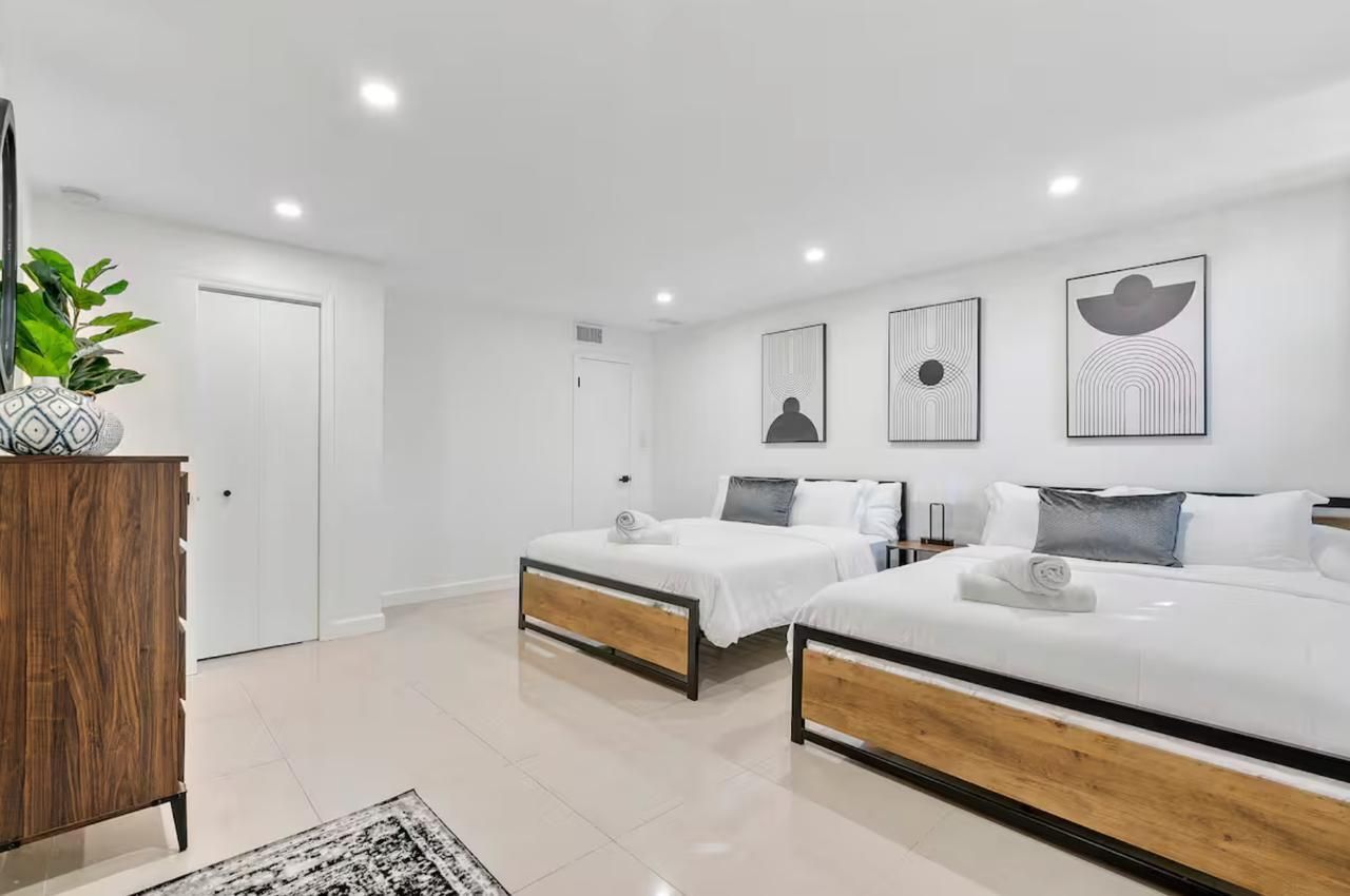 20411 NE 15th Avenue, Miami, FL 33179 Photo