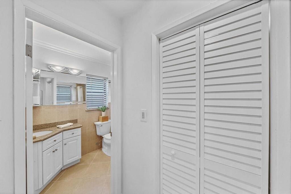 5351 NE 17th Terrace, Fort Lauderdale, FL 33334 Photo