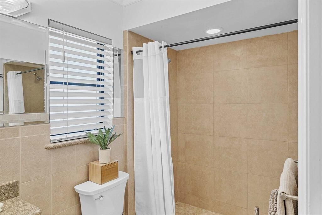 5351 NE 17th Terrace, Fort Lauderdale, FL 33334 Photo