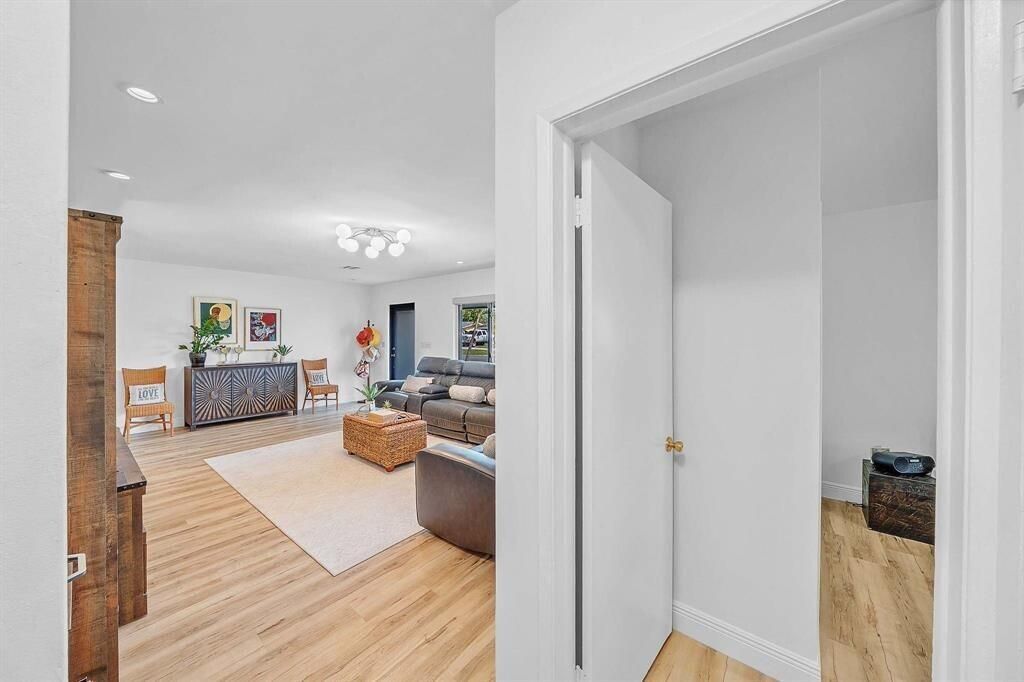 5351 NE 17th Terrace, Fort Lauderdale, FL 33334 Photo